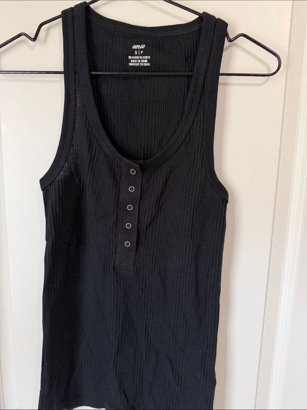 aerie Black Ribbed Snap-Front Tank